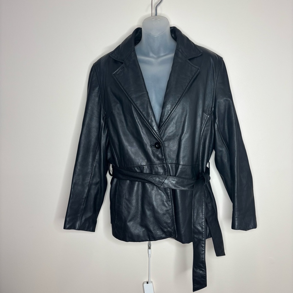 Wilsons 100% Leather Women's Black Belted Jacket size large zip in liner 90s